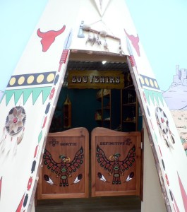 Tipi souvenirs à Enigmaparc